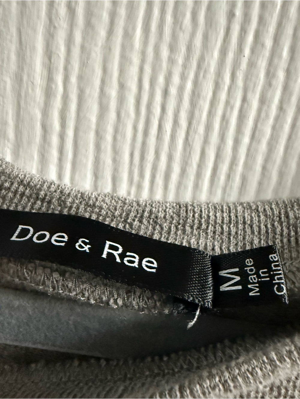 Doe & Rae Crochet Sleeveless Top Size M - Picture 3 of 5